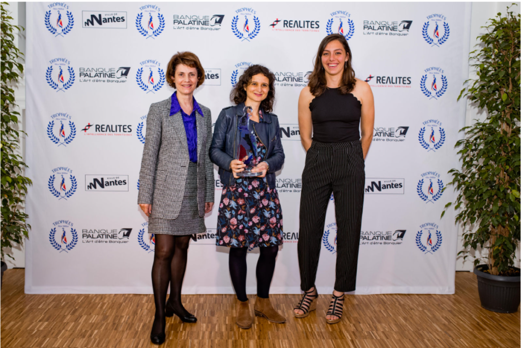 Notre chère présidente Mathilde accompagnée de Christine Jacquelin (Banque Palatine) et Tess Hamard (Fondation Alice Milliat) pour la remise du Trophée Coup de Coeur à Sine Qua Non
